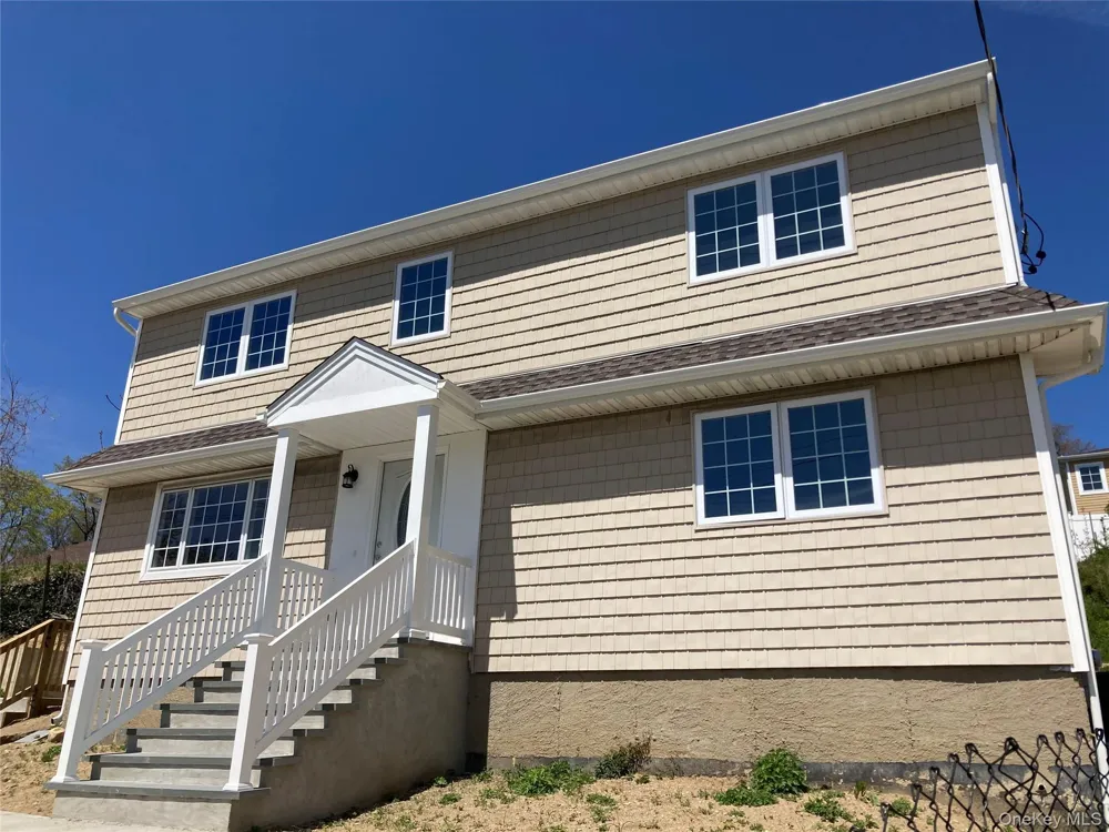 10 The Place Glen Cove, NY 11542