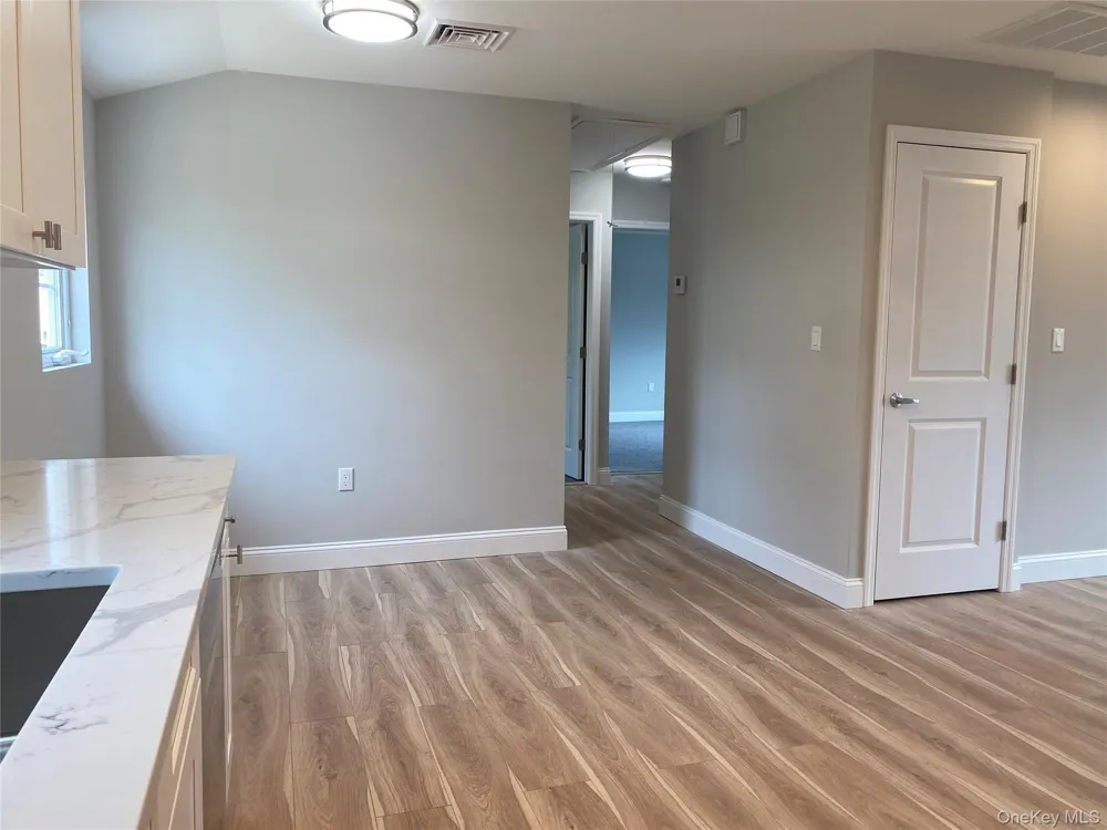 10 The Place Glen Cove, NY 11542