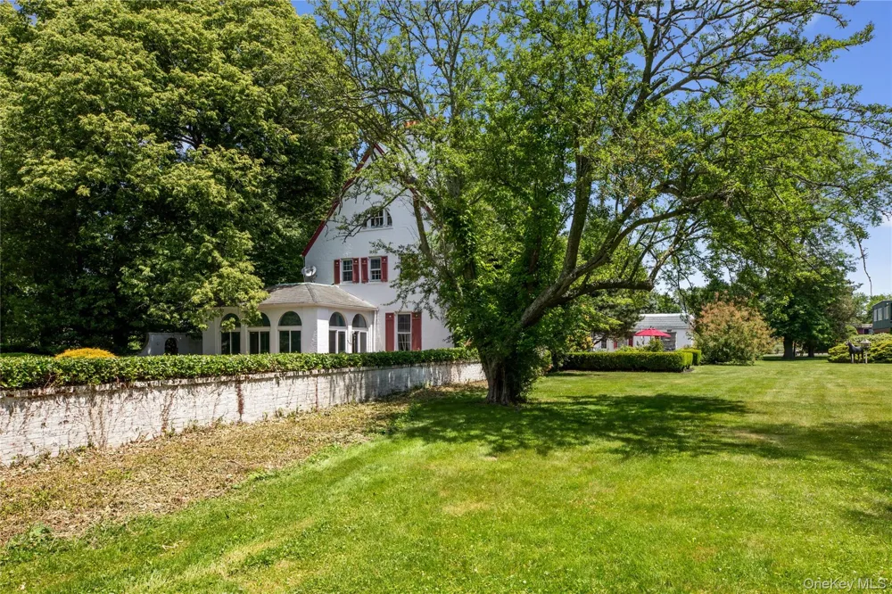 97 A Pound Hollow Road Old Brookville, NY 11545
