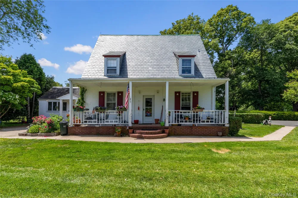 97 A Pound Hollow Road Old Brookville, NY 11545
