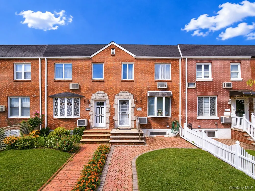 63-16 76th Street Middle Village, NY 11379