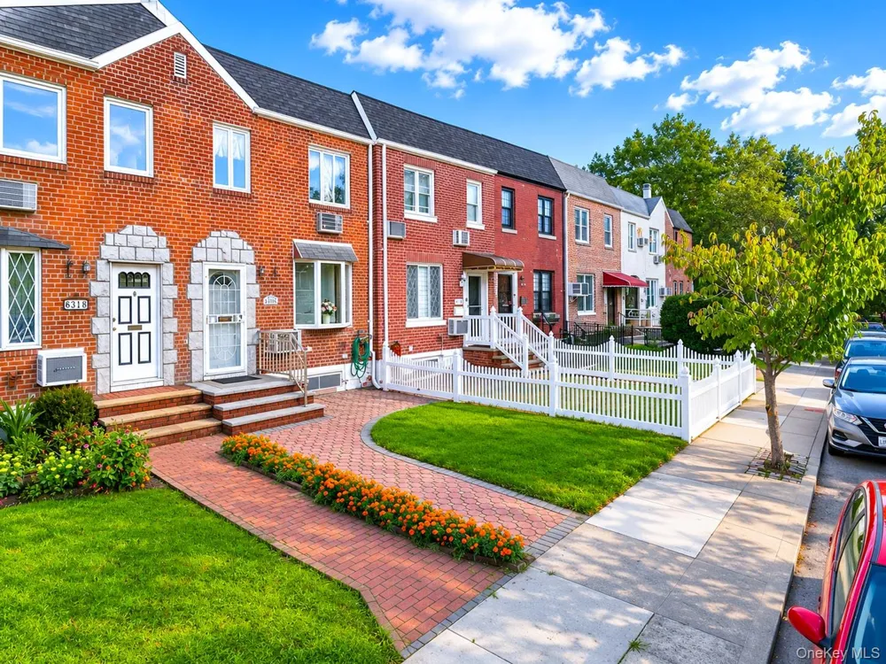 63-16 76th Street Middle Village, NY 11379