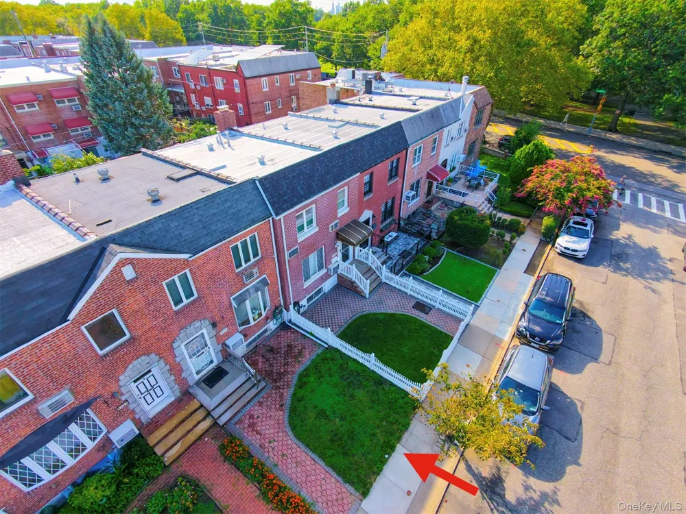 63-16 76th Street Middle Village, NY 11379