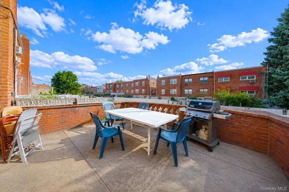 63-16 76th Street Middle Village, NY 11379