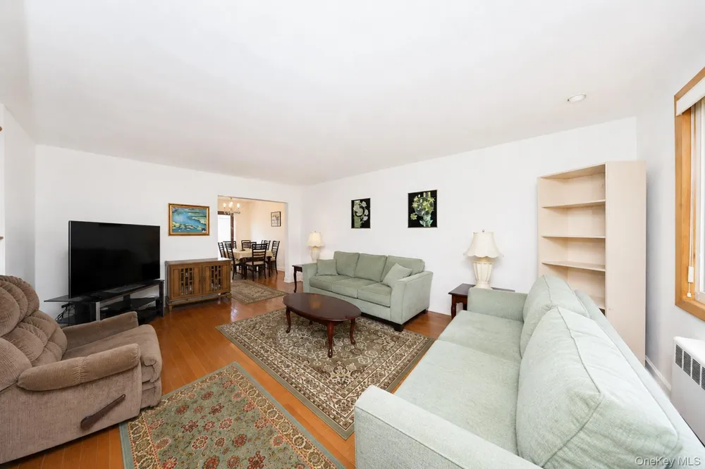 63-16 76th Street Middle Village, NY 11379