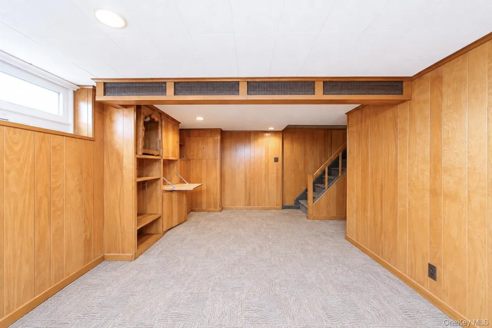 63-16 76th Street Middle Village, NY 11379