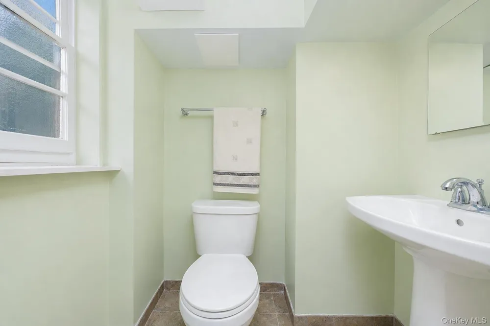 63-16 76th Street Middle Village, NY 11379