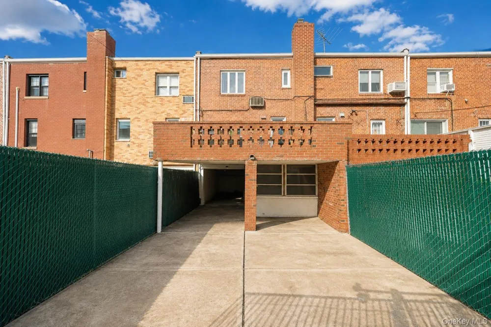 63-16 76th Street Middle Village, NY 11379