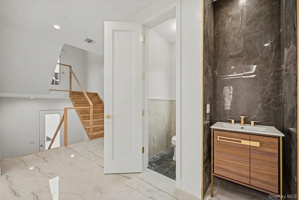 27 Ewing Avenue #201 Spring Valley, NY 10977