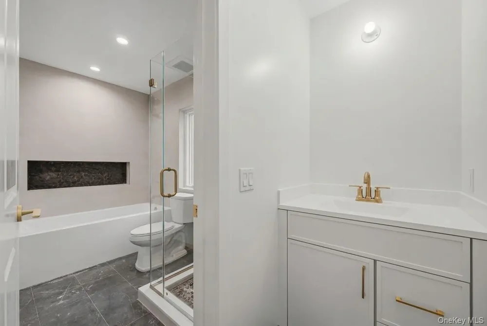 27 Ewing Avenue #201 Spring Valley, NY 10977