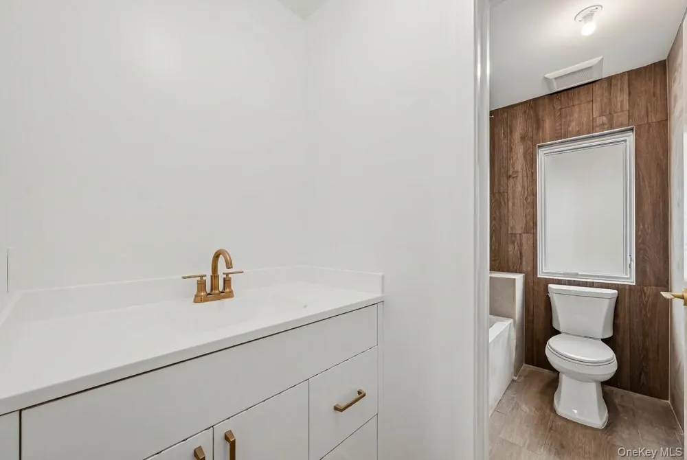 27 Ewing Avenue #201 Spring Valley, NY 10977