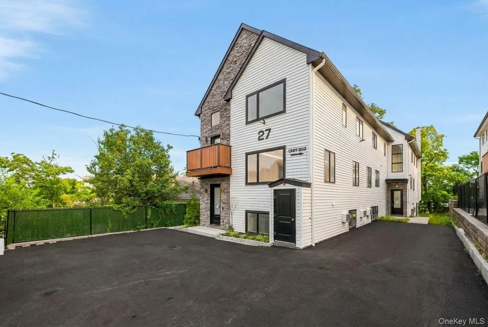 27 Ewing Avenue #201 Spring Valley, NY 10977
