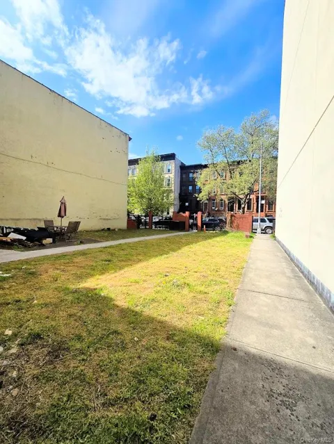 474 Hancock Street