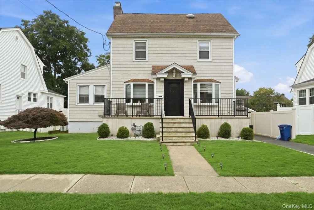 351 Hewlett Parkway Hewlett, NY 11557