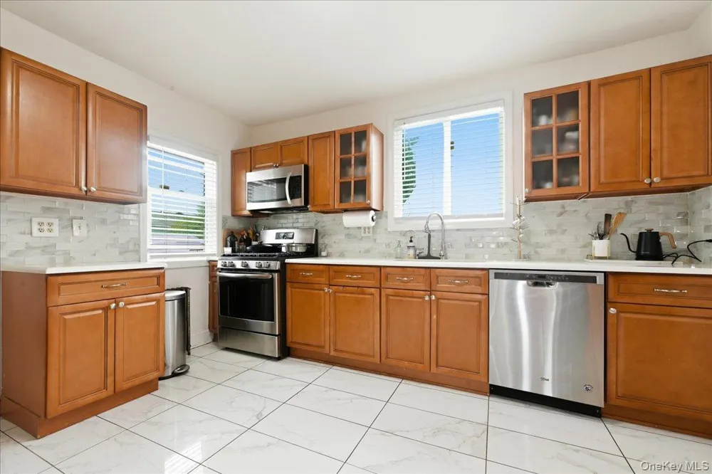 351 Hewlett Parkway Hewlett, NY 11557