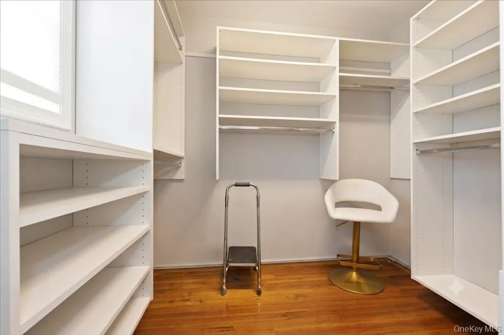 351 Hewlett Parkway Hewlett, NY 11557