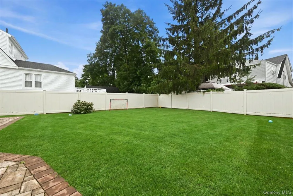 351 Hewlett Parkway Hewlett, NY 11557