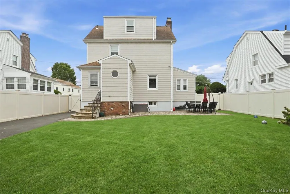 351 Hewlett Parkway Hewlett, NY 11557