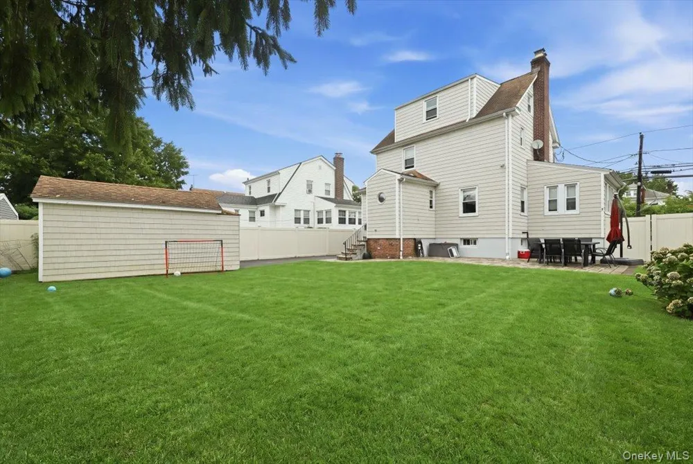 351 Hewlett Parkway Hewlett, NY 11557