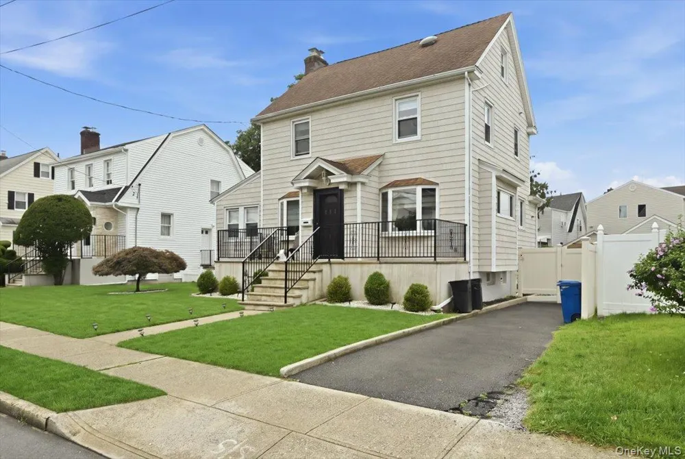 351 Hewlett Parkway Hewlett, NY 11557
