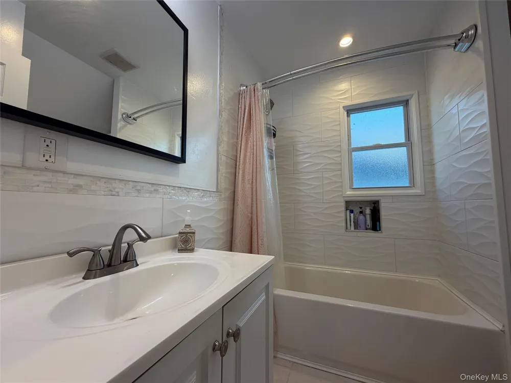 29 Archer Street Freeport, NY 11520