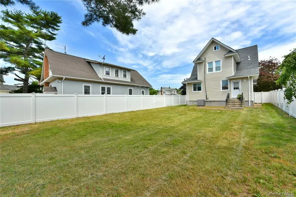 29 Archer Street Freeport, NY 11520