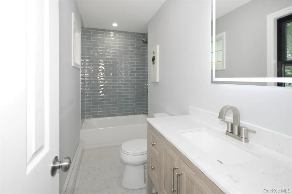 77 Westchester Drive Rocky Point, NY 11778