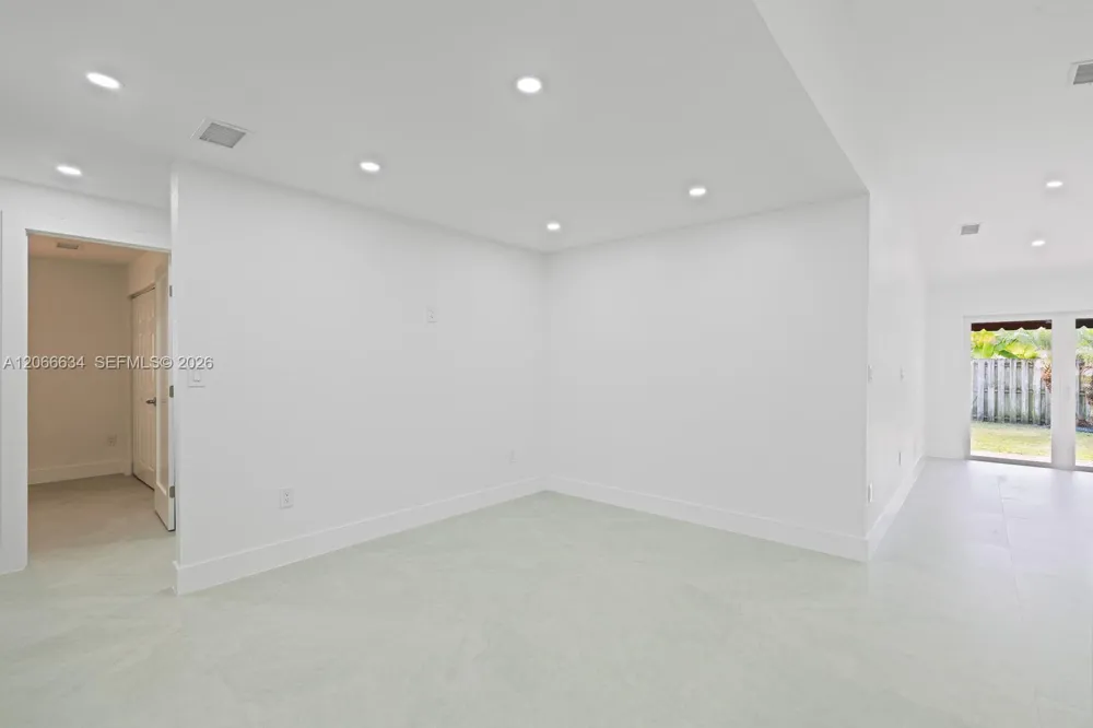 21505 SW 89th Path Cutler Bay, FL 33189