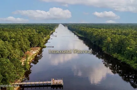 Wl33 E E Waterway Drive (Wl33) Drive