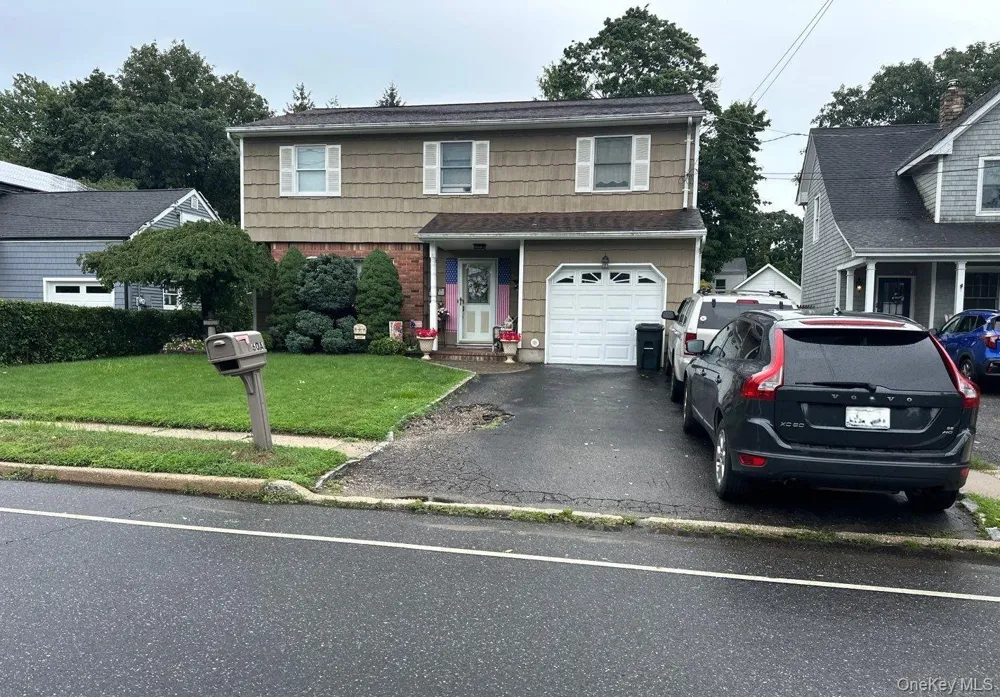 60A Maplewood Road Huntington Station, NY 11746