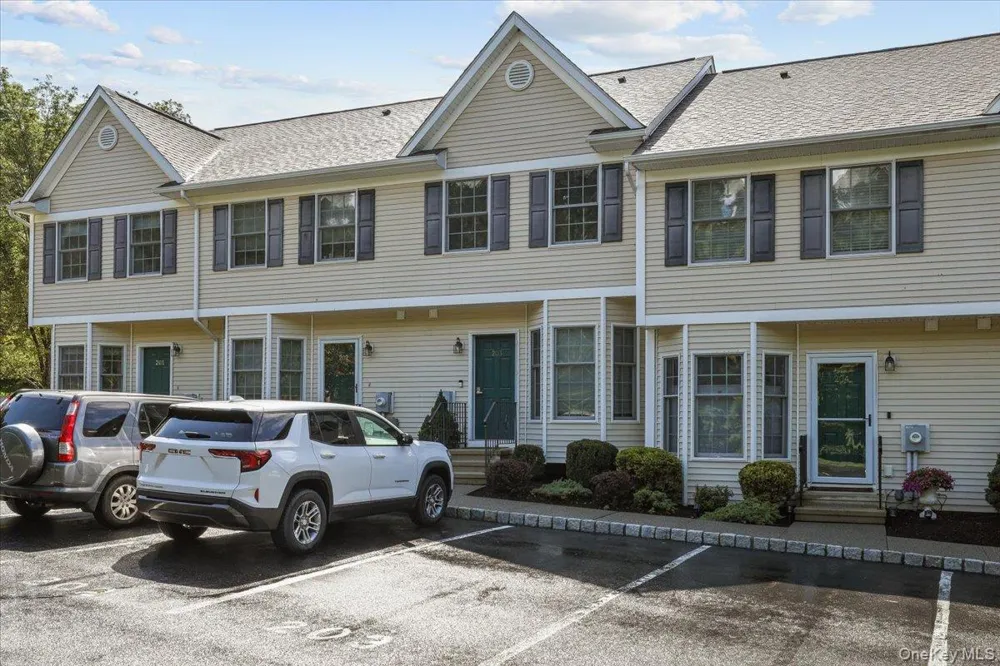 203 Alexandra Court Carmel, NY 10512