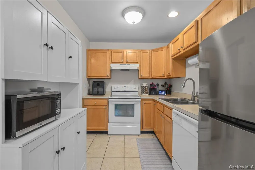 203 Alexandra Court Carmel, NY 10512