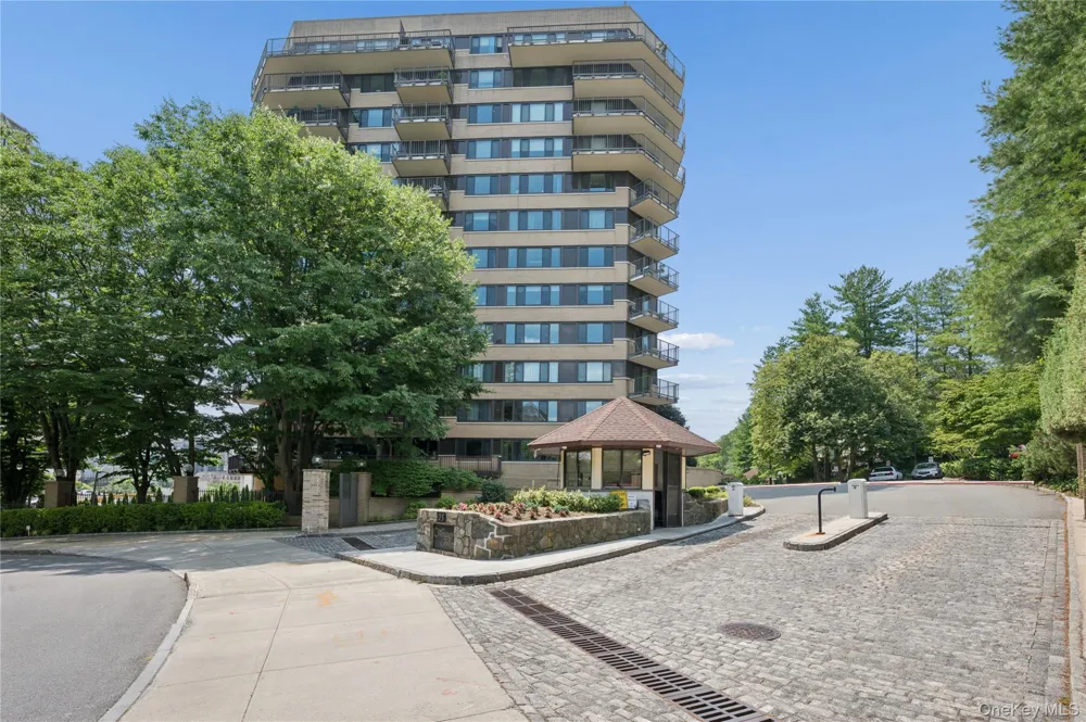 25 Rockledge Avenue #PH11 White Plains, NY 10601