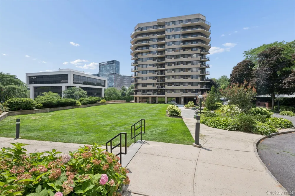 25 Rockledge Avenue #PH11 White Plains, NY 10601
