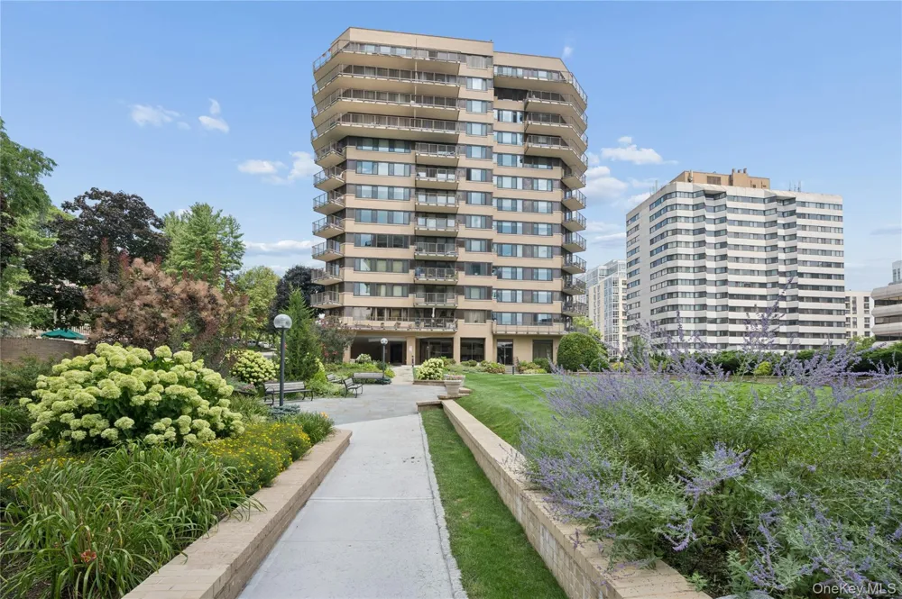 25 Rockledge Avenue #PH11 White Plains, NY 10601