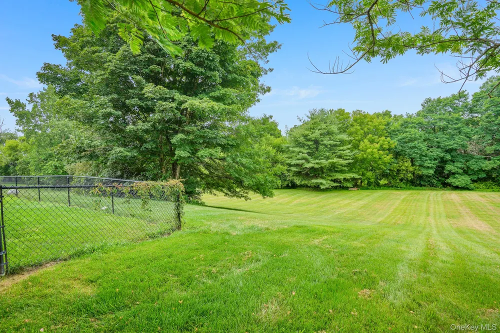 27 Patricia Drive Pleasant Valley, NY 12569