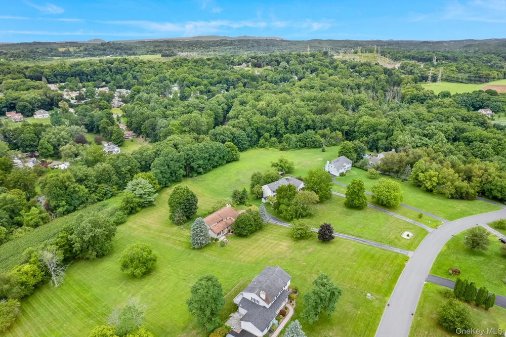 27 Patricia Drive Pleasant Valley, NY 12569