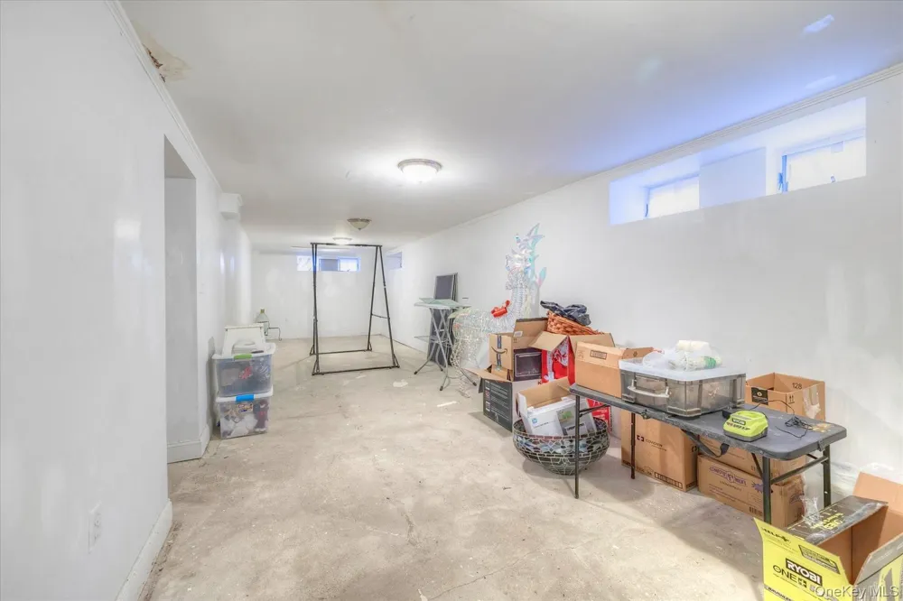 34 Reyam Road Lynbrook, NY 11563