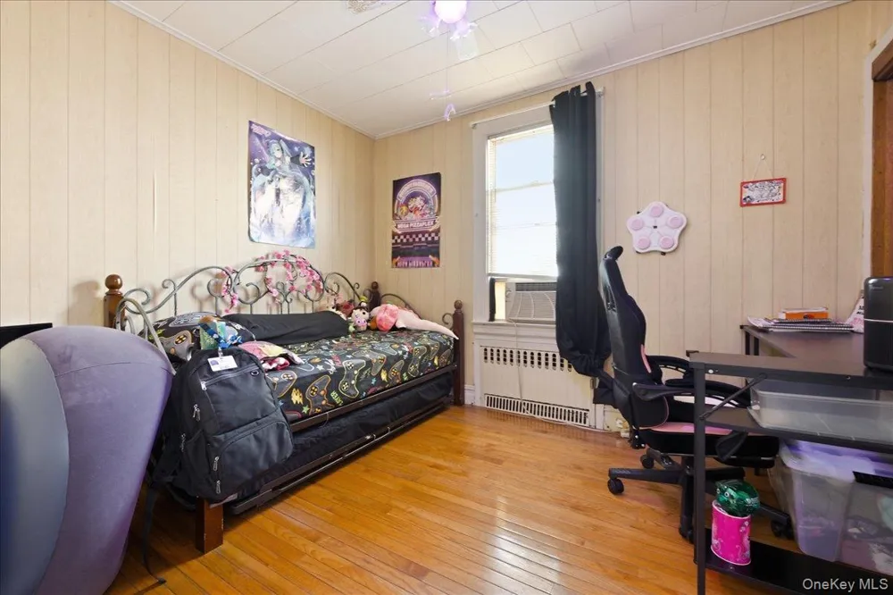 7733 79th Place Glendale, NY 11385