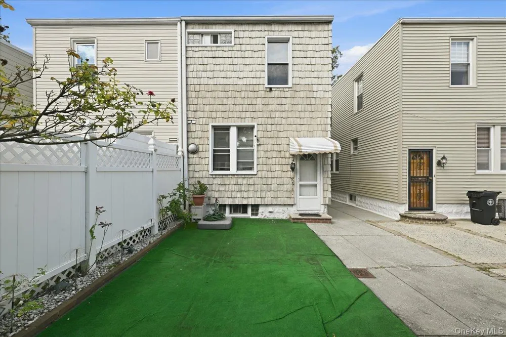 7733 79th Place Glendale, NY 11385