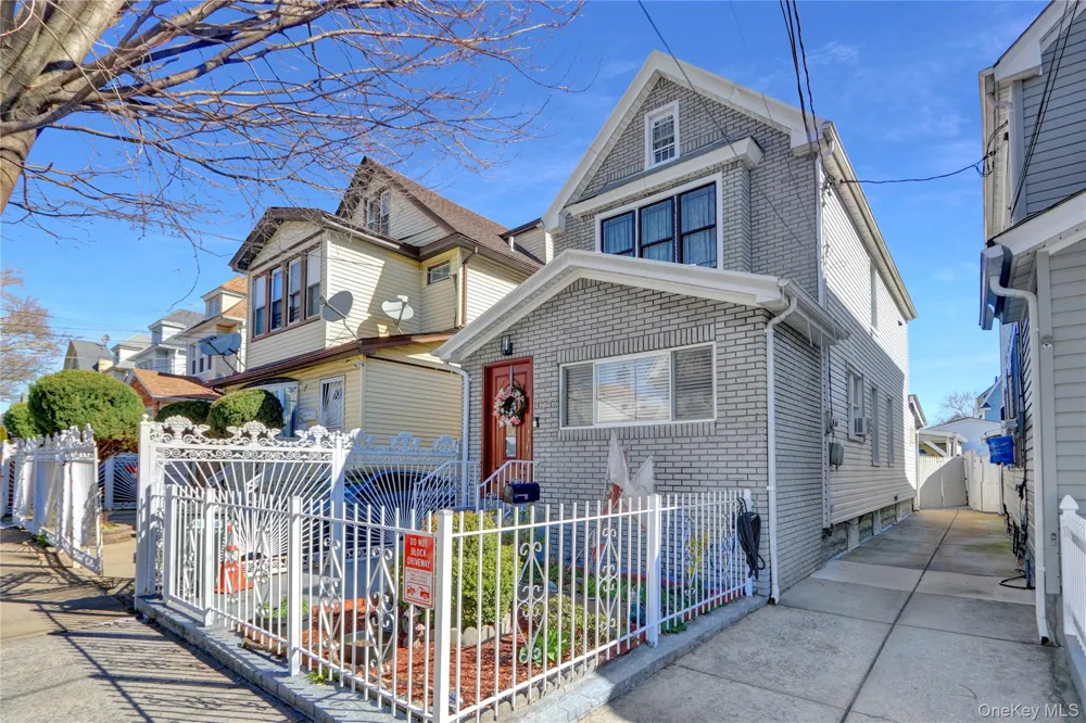 10749 117th Street Richmond Hill, NY 11419