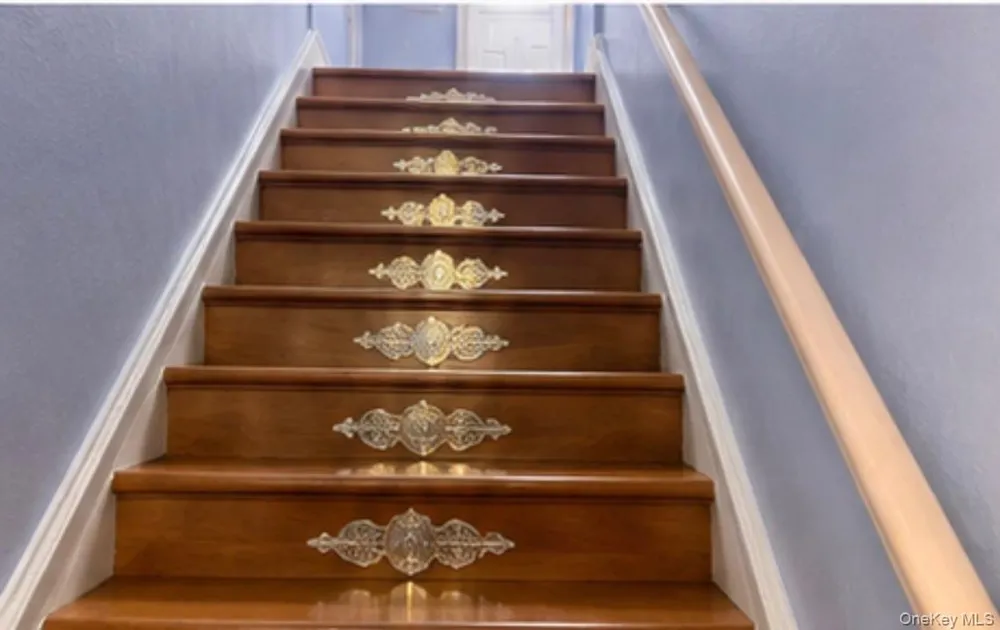 10749 117th Street Richmond Hill, NY 11419