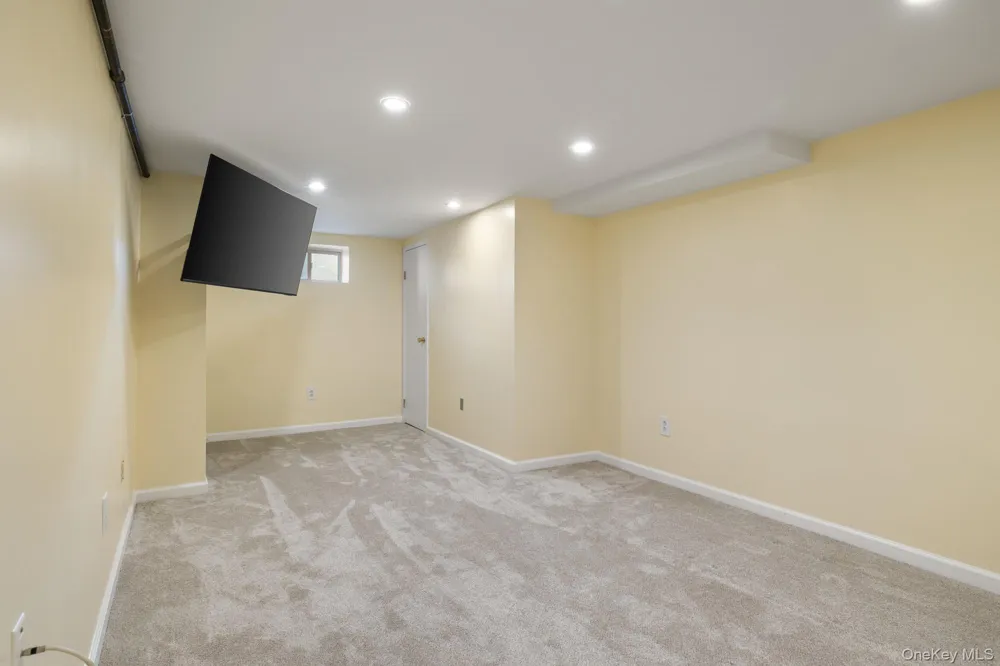 3848 Cordwood Lane Seaford, NY 11783