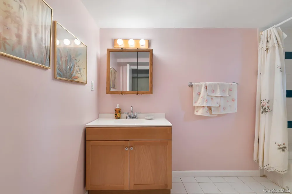 3848 Cordwood Lane Seaford, NY 11783
