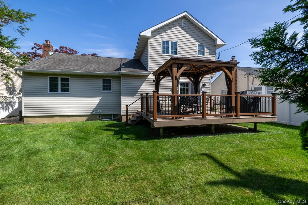 3848 Cordwood Lane Seaford, NY 11783