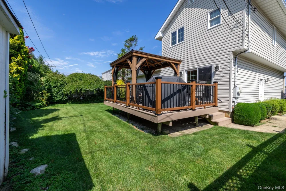 3848 Cordwood Lane Seaford, NY 11783