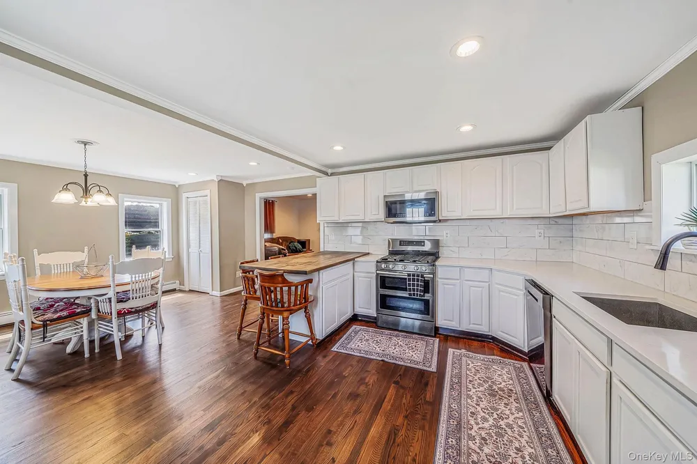 89 Avery Avenue Patchogue, NY 11772
