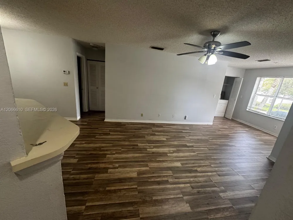 3360 Pinewalk Dr N #1324 Margate, FL 33063