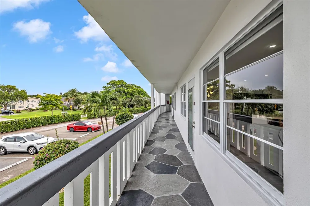 2109 Oakridge V #2109 Deerfield Beach, FL 33442