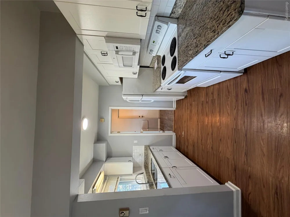 17415 Addison Street Southfield City, MI 48075